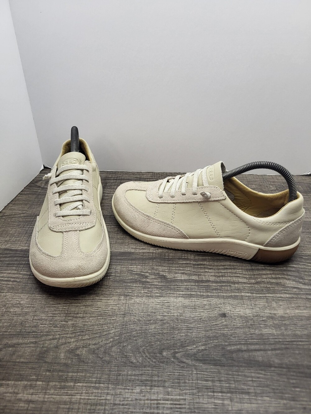 Keen KNX T-Toe Sneakers Shoes Triple Beige Women's Size 8.5 Casual